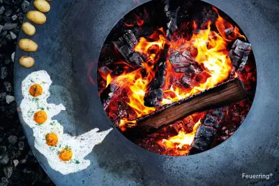 Ob Eier, Kartoffel oder Raclette, ein saftiges Lammkotelett oder frisch gegrilltes Gemüse – Grillen und Outdoor-Kochen auf dem Feuerring ist ein Erlebnis für Herz und Magen.